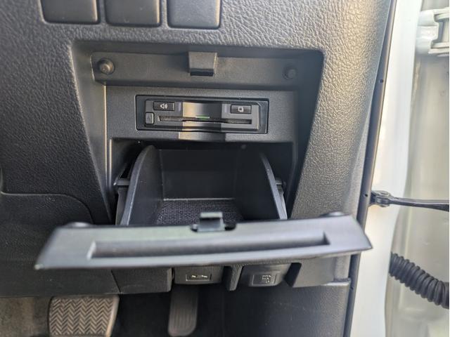 アルファード 2.5S Cパッケージ 両側電動スライドドア・サンルーフ・アルパインナビ・バックカメラ・ETC・3列シート・2列目キャプテンシート・ウォークスルー・ブラインドスポットモニター・障害物センサー・Wエアコン・衝突軽減装置(29枚目)