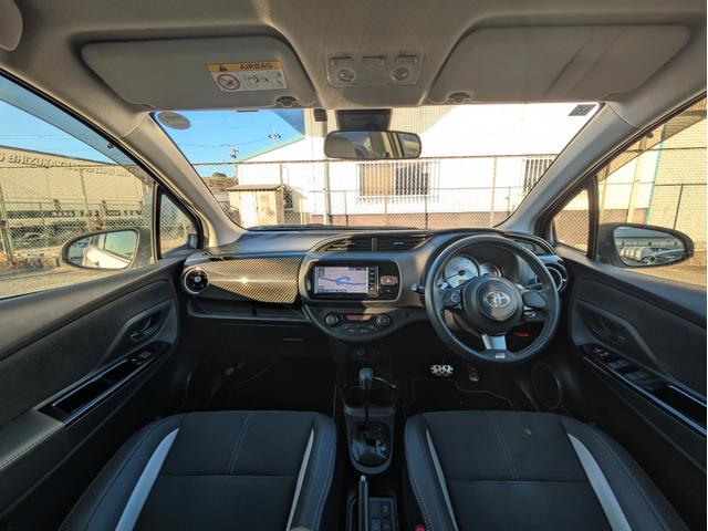 ヴィッツ GRスポーツGR 純正ナビ・フルセグTV・衝突被害軽減ブレーキ・横滑り防止装置・ETC・ミュージックサーバー・LEDヘッドライト(3枚目)