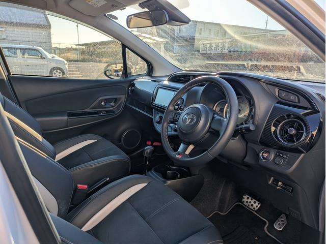 ヴィッツ GRスポーツGR 純正ナビ・フルセグTV・衝突被害軽減ブレーキ・横滑り防止装置・ETC・ミュージックサーバー・LEDヘッドライト(4枚目)