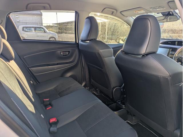 ヴィッツ GRスポーツGR 純正ナビ・フルセグTV・衝突被害軽減ブレーキ・横滑り防止装置・ETC・ミュージックサーバー・LEDヘッドライト(6枚目)