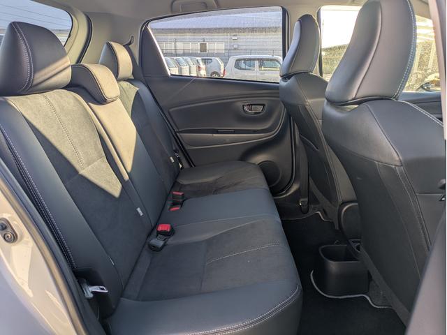 ヴィッツ GRスポーツGR 純正ナビ・フルセグTV・衝突被害軽減ブレーキ・横滑り防止装置・ETC・ミュージックサーバー・LEDヘッドライト(7枚目)