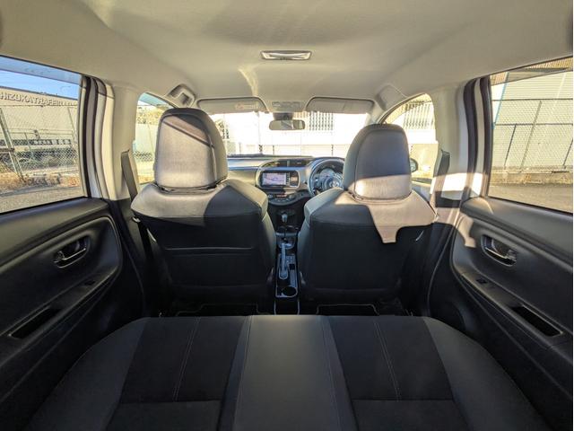 ヴィッツ GRスポーツGR 純正ナビ・フルセグTV・衝突被害軽減ブレーキ・横滑り防止装置・ETC・ミュージックサーバー・LEDヘッドライト(10枚目)