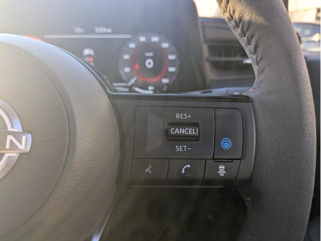 オーラ ニスモ プロパイロット・全周囲カメラ・ワンオーナー・衝突軽減装置・障害物センサー・横滑り防止装置・純正アルミ・オートマチックハイビーム・Bluetooth接続・ETC・デジタルインナーミラー・フルセグTV(14枚目)