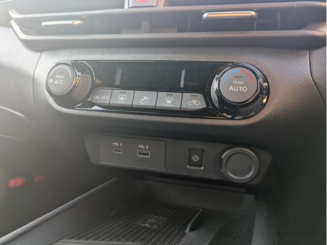 オーラ ニスモ プロパイロット・全周囲カメラ・ワンオーナー・衝突軽減装置・障害物センサー・横滑り防止装置・純正アルミ・オートマチックハイビーム・Bluetooth接続・ETC・デジタルインナーミラー・フルセグTV(28枚目)