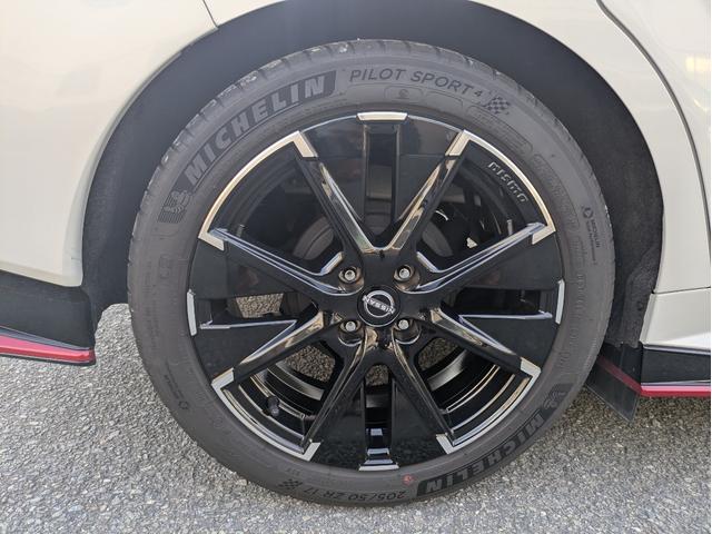 オーラ ニスモ プロパイロット・全周囲カメラ・ワンオーナー・衝突軽減装置・障害物センサー・横滑り防止装置・純正アルミ・オートマチックハイビーム・Bluetooth接続・ETC・デジタルインナーミラー・フルセグTV(41枚目)