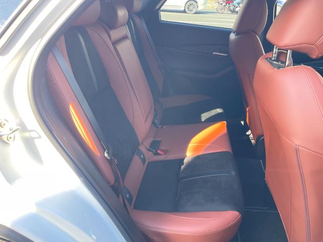 ＣＸ－３０ ＸＤ　レトロスポーツエディション　純正ナビ・ワンセグＴＶ・全周囲カメラ・ドラレコ・ＥＴＣ・パワーシート・シートヒーター・電動リアゲート・ハーフレザーシート・ＬＥＤヘッドライト・Ｂｌｕｅｔｏｏｔｈ接続（10枚目）