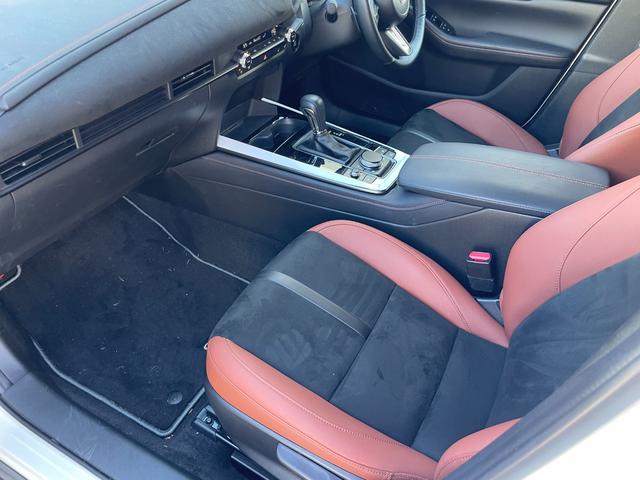 ＣＸ－３０ ＸＤ　レトロスポーツエディション　純正ナビ・ワンセグＴＶ・全周囲カメラ・ドラレコ・ＥＴＣ・パワーシート・シートヒーター・電動リアゲート・ハーフレザーシート・ＬＥＤヘッドライト・Ｂｌｕｅｔｏｏｔｈ接続（16枚目）