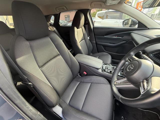 ＣＸ－３０ ２０Ｓ　ブラックトーンエディション　ナビ・フルセグＴＶ・全方位カメラ・Ｂｌｕｅｔｏｏｔｈ・衝突軽減ブレーキ・車線逸脱警報・アダクティブクルーズコントロール・ステアリングヒーター・シートヒーター・ドラレコ・オートブレーキホールド（9枚目）