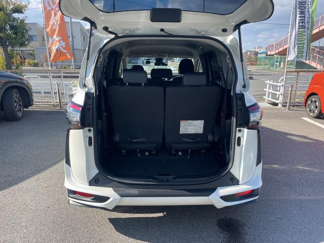 シエンタ Ｇ　クエロ　両側パワースライドドア・ナビ・フルセグＴＶ・Ｂｌｕｅｔｏｏｔｈ・ＤＶＤ再生・Ｂカメラ・衝突軽減ブレーキ・車線逸脱警報・アイドリングストップ・オートライト・オートマチックハイビーム・ＥＴＣ（49枚目）