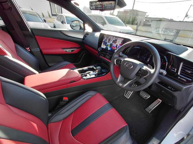ＮＸ ＮＸ３５０ｈ　Ｆスポーツ　純正ナビ／フルセグＴＶ／全方位カメラ／赤革シート／ドラレコ／パークアシスト／自動駐車システム／衝突軽減ブレーキ／レーンアシスト／オートマチックハイビーム／クリアランスソナー／禁煙車／ＥＴＣ２．０（4枚目）