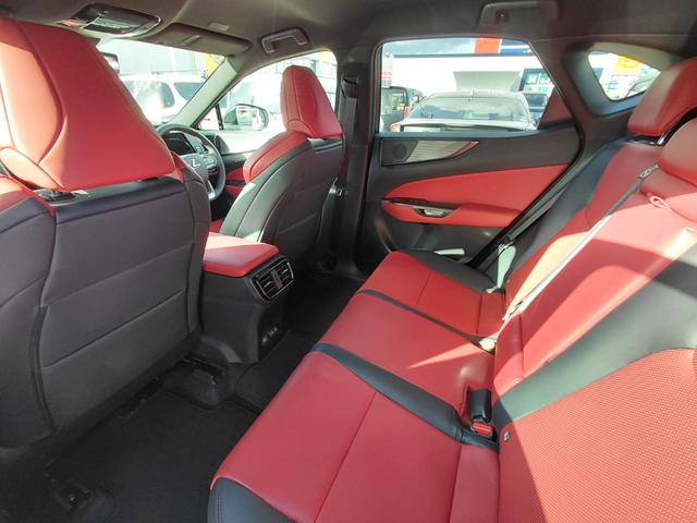 ＮＸ ＮＸ３５０ｈ　Ｆスポーツ　純正ナビ／フルセグＴＶ／全方位カメラ／赤革シート／ドラレコ／パークアシスト／自動駐車システム／衝突軽減ブレーキ／レーンアシスト／オートマチックハイビーム／クリアランスソナー／禁煙車／ＥＴＣ２．０（12枚目）