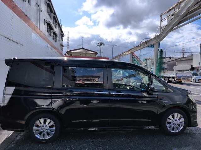 ステップワゴンスパーダ Ｚ　クールスピリット　両側自動　ＨＤＤナビ　Ｂカメラ　両側パワースライドドア　スマートキー　純正ＨＤＤナビ　３６０°モニター　フルセグＴＶ　Ｂカメラ　ＨＩＤヘッドライト　オートライト　オートエアコン　パドルシフト　ＥＴＣ　純正アルミ（4枚目）