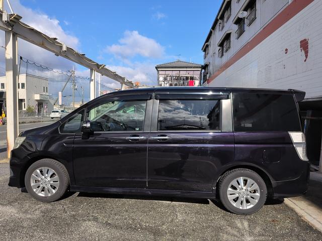 ステップワゴンスパーダ Ｚ　クールスピリット　両側自動　ＨＤＤナビ　Ｂカメラ　両側パワースライドドア　スマートキー　純正ＨＤＤナビ　３６０°モニター　フルセグＴＶ　Ｂカメラ　ＨＩＤヘッドライト　オートライト　オートエアコン　パドルシフト　ＥＴＣ　純正アルミ（5枚目）