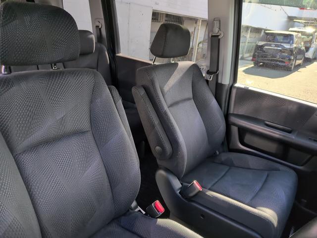 ステップワゴンスパーダ Ｚ　クールスピリット　両側自動　ＨＤＤナビ　Ｂカメラ　両側パワースライドドア　スマートキー　純正ＨＤＤナビ　３６０°モニター　フルセグＴＶ　Ｂカメラ　ＨＩＤヘッドライト　オートライト　オートエアコン　パドルシフト　ＥＴＣ　純正アルミ（13枚目）