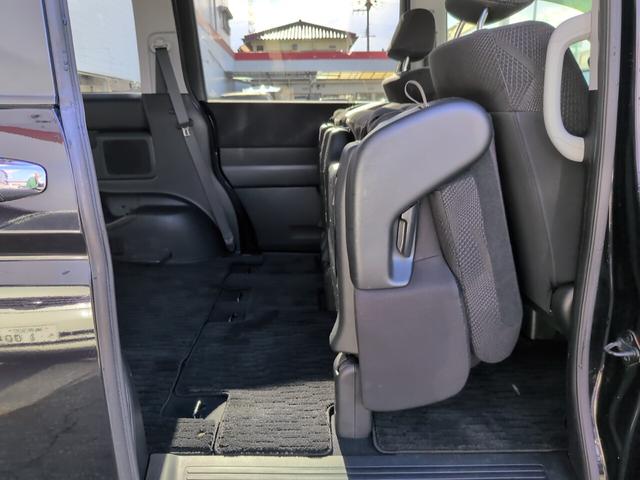 ステップワゴンスパーダ Ｚ　クールスピリット　両側自動　ＨＤＤナビ　Ｂカメラ　両側パワースライドドア　スマートキー　純正ＨＤＤナビ　３６０°モニター　フルセグＴＶ　Ｂカメラ　ＨＩＤヘッドライト　オートライト　オートエアコン　パドルシフト　ＥＴＣ　純正アルミ（22枚目）