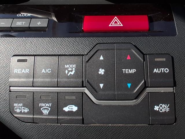 ステップワゴンスパーダ Ｚ　クールスピリット　両側自動　ＨＤＤナビ　Ｂカメラ　両側パワースライドドア　スマートキー　純正ＨＤＤナビ　３６０°モニター　フルセグＴＶ　Ｂカメラ　ＨＩＤヘッドライト　オートライト　オートエアコン　パドルシフト　ＥＴＣ　純正アルミ（33枚目）