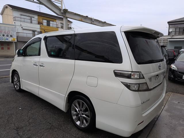 ヴェルファイア ２．４Ｚ　プラチナセレクションＩＩ　両側自動　スマートキー　両側パワースライドドア　電動リアゲート　プッシュスタート　ＥＴＣ　オートエアコン　純正アルミ　フリップダウンモニター　カロッツェリアナビ　フルセグＴＶ　バックカメラ　オットマン　スマートキー（9枚目）