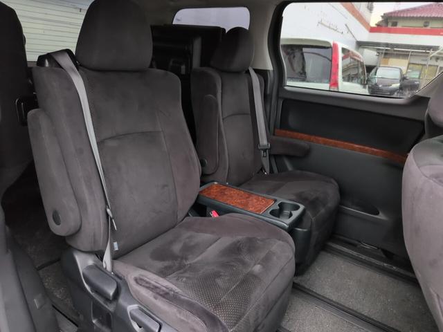 ヴェルファイア ２．４Ｚ　プラチナセレクションＩＩ　両側自動　スマートキー　両側パワースライドドア　電動リアゲート　プッシュスタート　ＥＴＣ　オートエアコン　純正アルミ　フリップダウンモニター　カロッツェリアナビ　フルセグＴＶ　バックカメラ　オットマン　スマートキー（14枚目）