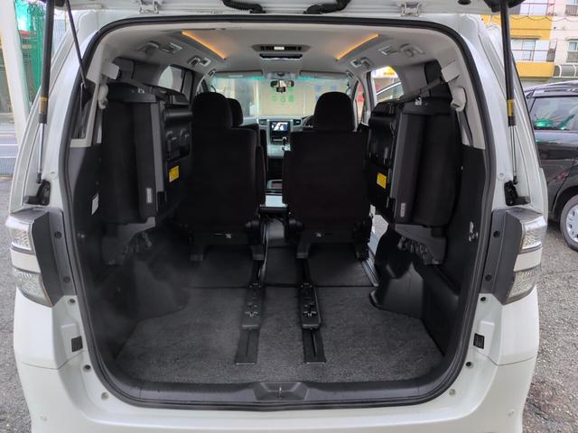 ヴェルファイア ２．４Ｚ　プラチナセレクションＩＩ　両側自動　スマートキー　両側パワースライドドア　電動リアゲート　プッシュスタート　ＥＴＣ　オートエアコン　純正アルミ　フリップダウンモニター　カロッツェリアナビ　フルセグＴＶ　バックカメラ　オットマン　スマートキー（19枚目）
