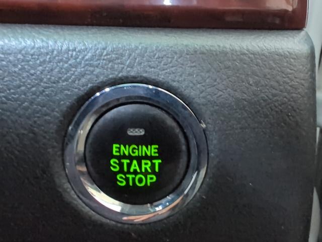 ヴェルファイア ２．４Ｚ　プラチナセレクションＩＩ　両側自動　スマートキー　両側パワースライドドア　電動リアゲート　プッシュスタート　ＥＴＣ　オートエアコン　純正アルミ　フリップダウンモニター　カロッツェリアナビ　フルセグＴＶ　バックカメラ　オットマン　スマートキー（39枚目）