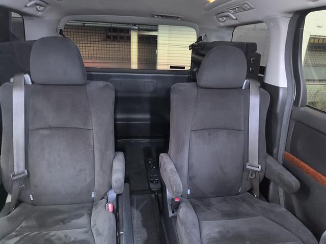 ヴェルファイア ２．４Ｚ　プラチナセレクションＩＩ　両側自動　スマートキー　両側パワースライドドア　電動リアゲート　プッシュスタート　ＥＴＣ　オートエアコン　純正アルミ　フリップダウンモニター　カロッツェリアナビ　フルセグＴＶ　バックカメラ　オットマン　スマートキー（43枚目）