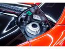 ベースグレード　カーボン製フロントスポイラー・リアデュフューザー・アンダードアカバー・アッパートンネル　レザー仕上ツートンインテリア　ＬＥＤカーボンステアリング　２０ｉｎｃ鍛造ＡＷ　サラウンドビュー（35枚目）