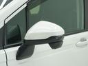◆ドアミラーウインカー◆ドアミラーにウインカーを装備しています。対向車に自身の進行方向を合図し安全に運転できます。