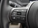 ◆オーディオリモコンスイッチ◆ハンドルにスイッチが装備されてます。視点をそらすことなく、ボリューム調整・オーディオソース切替・選曲が出来ます。安全運転しながら操作が可能になりました。