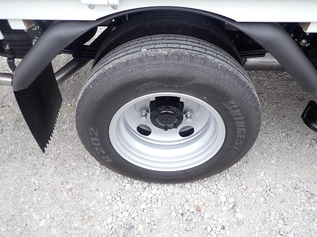 キャンター 　フル液晶メーター　２ｔ　標準ロング平ボディ　ＭＴ（28枚目）