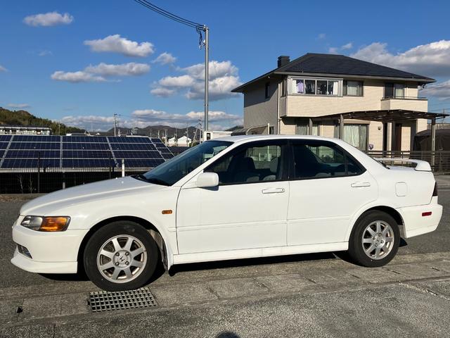 アコード ２．０ＶＴＳ　５速ＭＴ　ワンオーナー　無限マフラー（5枚目）