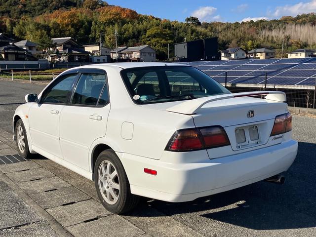 アコード ２．０ＶＴＳ　５速ＭＴ　ワンオーナー　無限マフラー（9枚目）