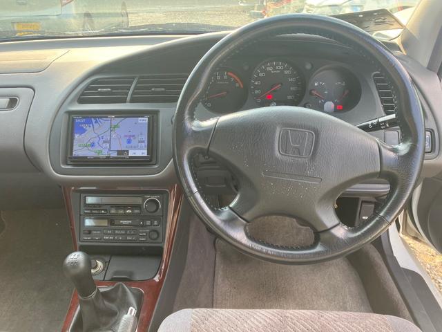 アコード ２．０ＶＴＳ　５速ＭＴ　ワンオーナー　無限マフラー（12枚目）