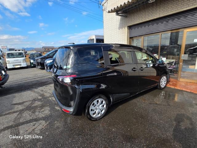 シエンタ Ｇ　クエロ　両側パワースライドドア　ＡＡＣ　７人乗り　トヨタセフィーティーセンス　スマートキー×２（8枚目）