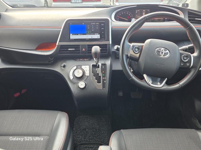 シエンタ Ｇ　クエロ　両側パワースライドドア　ＡＡＣ　７人乗り　トヨタセフィーティーセンス　スマートキー×２（15枚目）