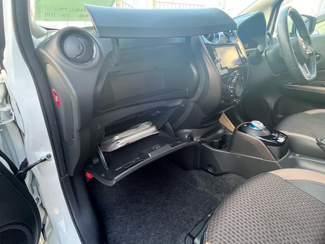 ノート ｅ－パワー　メダリスト　衝突軽減装置　盗難防止システム　衝突安全ボディ　ＬＥＤ　オートライト　オートマ　キーレス　スマートキー　アイドリングストップ　デジタルインナーミラー　ＥＴＣ（40枚目）