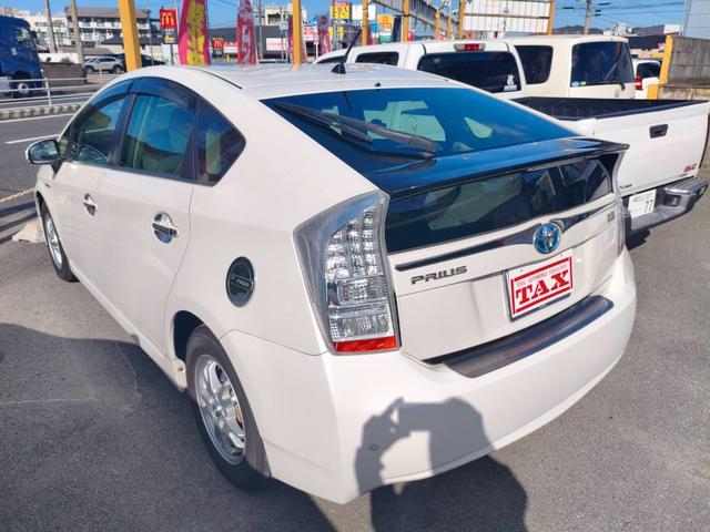 プリウス Ｓ　お客様直接買取車両　ディスプレイオーディオ　Ｂｌｕｅｔｏｏｔｈ　ＥＴＣ　電格ミラー　バックカメラ　ラゲッジカバー　１８００ｃｃ　エアバッグＡＢＳ　スマートキー×２　プッシュスタート（6枚目）