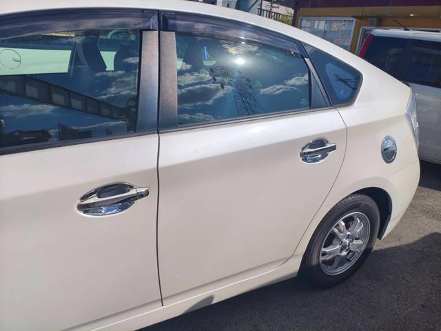 プリウス Ｓ　お客様直接買取車両　ディスプレイオーディオ　Ｂｌｕｅｔｏｏｔｈ　ＥＴＣ　電格ミラー　バックカメラ　ラゲッジカバー　１８００ｃｃ　エアバッグＡＢＳ　スマートキー×２　プッシュスタート（10枚目）