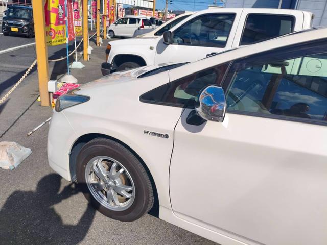 プリウス Ｓ　お客様直接買取車両　ディスプレイオーディオ　Ｂｌｕｅｔｏｏｔｈ　ＥＴＣ　電格ミラー　バックカメラ　ラゲッジカバー　１８００ｃｃ　エアバッグＡＢＳ　スマートキー×２　プッシュスタート（11枚目）