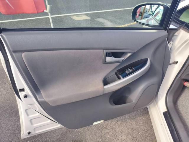 プリウス Ｓ　お客様直接買取車両　ディスプレイオーディオ　Ｂｌｕｅｔｏｏｔｈ　ＥＴＣ　電格ミラー　バックカメラ　ラゲッジカバー　１８００ｃｃ　エアバッグＡＢＳ　スマートキー×２　プッシュスタート（35枚目）
