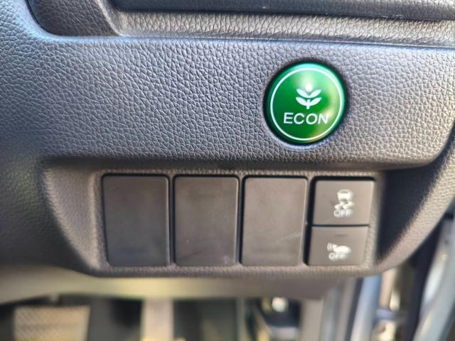 フィットハイブリッド Ｌパッケージ　お客様直接買取車両　純正ナビＴＶ　Ｂｌｕｅｔｏｏｔｈ　ＣＤ　ＤＶＤ　電格ミラー　スマートキー×２　プッシュスタート　ＥＴＣ　バックカメラ　オートライト　１５００ｃｃ（17枚目）