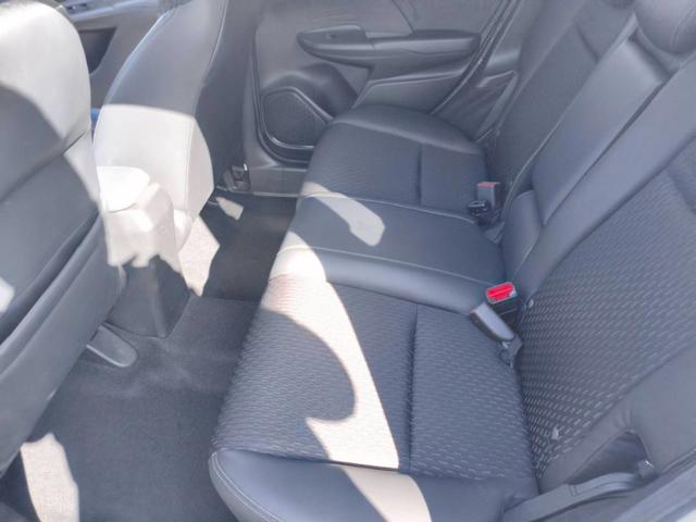 フィットハイブリッド Ｌパッケージ　お客様直接買取車両　純正ナビＴＶ　Ｂｌｕｅｔｏｏｔｈ　ＣＤ　ＤＶＤ　電格ミラー　スマートキー×２　プッシュスタート　ＥＴＣ　バックカメラ　オートライト　１５００ｃｃ（35枚目）