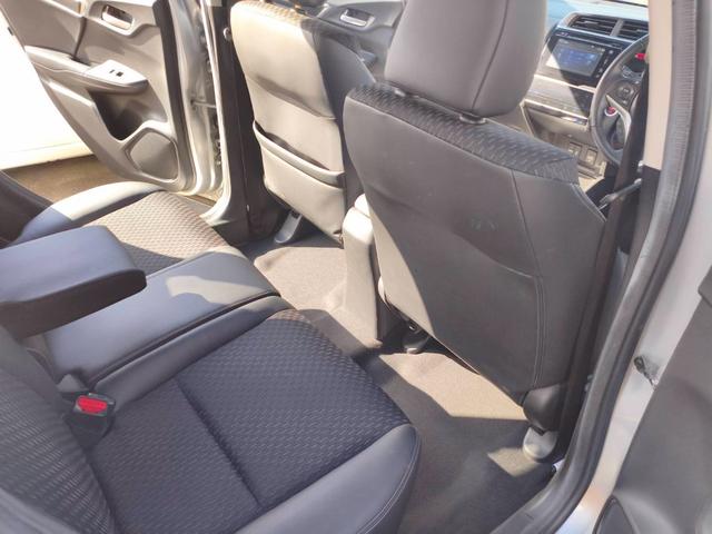 フィットハイブリッド Ｌパッケージ　お客様直接買取車両　純正ナビＴＶ　Ｂｌｕｅｔｏｏｔｈ　ＣＤ　ＤＶＤ　電格ミラー　スマートキー×２　プッシュスタート　ＥＴＣ　バックカメラ　オートライト　１５００ｃｃ（39枚目）