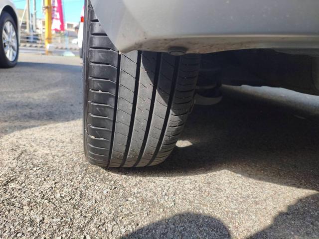 フィットハイブリッド Ｌパッケージ　お客様直接買取車両　純正ナビＴＶ　Ｂｌｕｅｔｏｏｔｈ　ＣＤ　ＤＶＤ　電格ミラー　スマートキー×２　プッシュスタート　ＥＴＣ　バックカメラ　オートライト　１５００ｃｃ（61枚目）