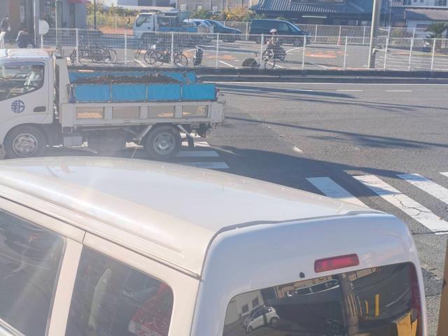 ハイゼットカーゴ ＤＸ　デラックス　６６０ｃｃ　ＥＴＣ　ナビ　ＤＶＤ　ＣＤ　バックカメラ　エアコンパワステアリング　パワーウインドー　　集中ドアロック　キーレス付き　車検Ｒ９・９月（19枚目）