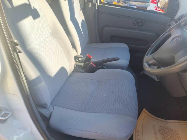 ハイゼットカーゴ ＤＸ　デラックス　６６０ｃｃ　ＥＴＣ　ナビ　ＤＶＤ　ＣＤ　バックカメラ　エアコンパワステアリング　パワーウインドー　　集中ドアロック　キーレス付き　車検Ｒ９・９月（25枚目）