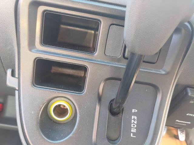 ハイゼットカーゴ ＤＸ　デラックス　６６０ｃｃ　ＥＴＣ　ナビ　ＤＶＤ　ＣＤ　バックカメラ　エアコンパワステアリング　パワーウインドー　　集中ドアロック　キーレス付き　車検Ｒ９・９月（30枚目）