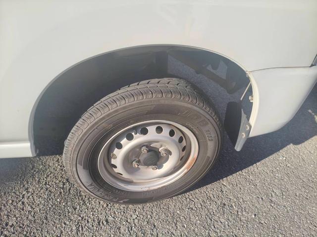 ハイゼットカーゴ ＤＸ　デラックス　６６０ｃｃ　ＥＴＣ　ナビ　ＤＶＤ　ＣＤ　バックカメラ　エアコンパワステアリング　パワーウインドー　　集中ドアロック　キーレス付き　車検Ｒ９・９月（52枚目）