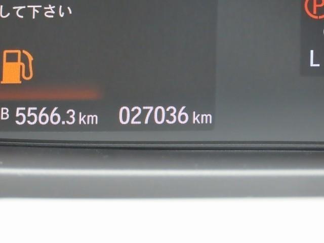 フリード＋ハイブリッド ハイブリッドＧ・ホンダセンシング　ＡＷ　衝突軽減　ＶＳＡ　Ｒカメラ　盗難防止装置　スマ－トキ－　ＬＥＤヘッド　エアバッグ　クルーズコントロール　パワーステアリング　両席エアバック　ＡＣ　ＥＴＣ　キーレス　パワーウィンドウ　記録簿（9枚目）