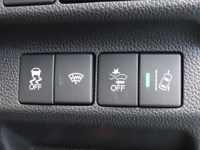 フリード＋ハイブリッド ハイブリッドＧ・ホンダセンシング　ＡＷ　衝突軽減　ＶＳＡ　Ｒカメラ　盗難防止装置　スマ－トキ－　ＬＥＤヘッド　エアバッグ　クルーズコントロール　パワーステアリング　両席エアバック　ＡＣ　ＥＴＣ　キーレス　パワーウィンドウ　記録簿（10枚目）