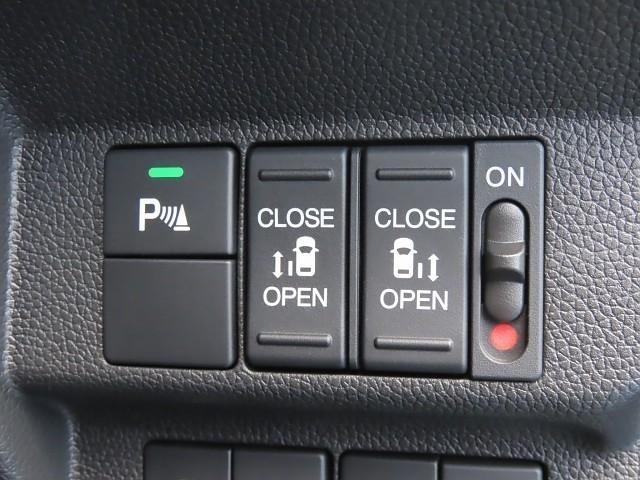 フリード＋ハイブリッド ハイブリッドＧ・ホンダセンシング　ＡＷ　衝突軽減　ＶＳＡ　Ｒカメラ　盗難防止装置　スマ－トキ－　ＬＥＤヘッド　エアバッグ　クルーズコントロール　パワーステアリング　両席エアバック　ＡＣ　ＥＴＣ　キーレス　パワーウィンドウ　記録簿（12枚目）